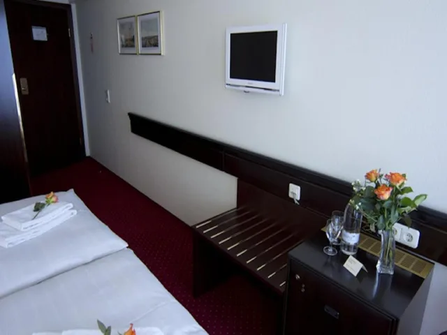 غرفة قياسية بسرير كينج، Sachsenwald Hotel Reinbek 5/7