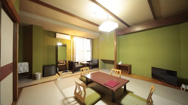 غرفة يابانية، Oka Hotel 2/2