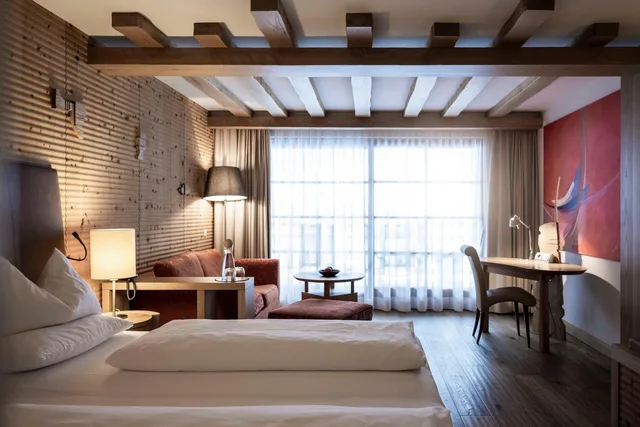 جناح جونيور، HOTEL ADLER BALANCE 5/9