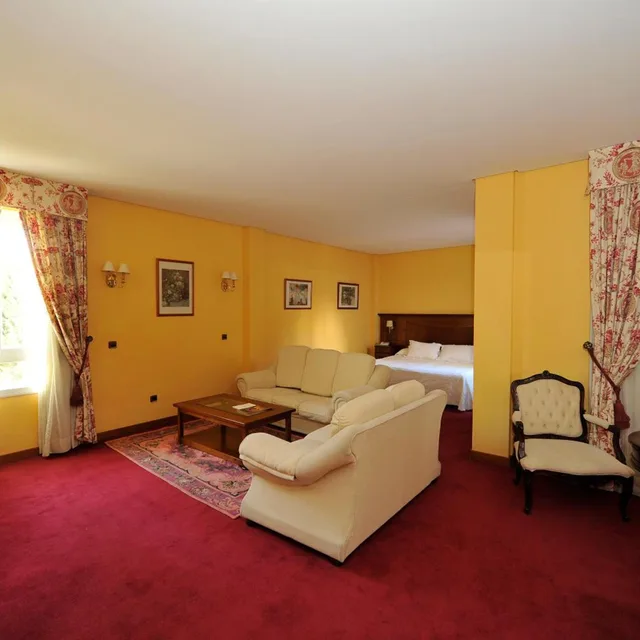جناح، Hotel Lozano 1/6