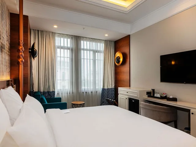 غرفة ديلوكس بسرير مزدوج مع أريكة، Mercure Istanbul Sirkeci 4/10
