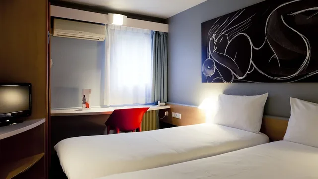 غرفة بسريرين منفصلين، Ibis Lyon Nord 3/10