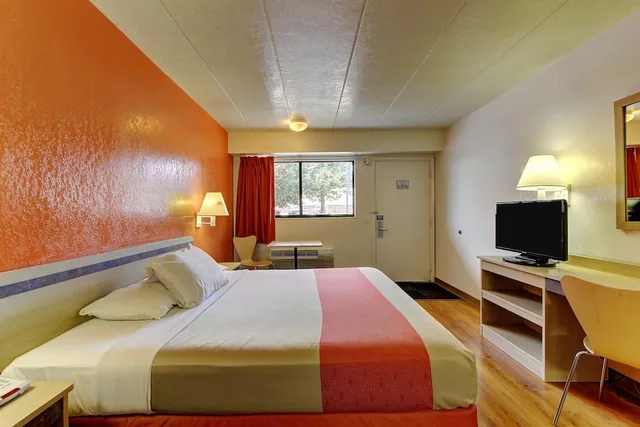 غرفة ديلوكس بسرير كينج، Motel6 York, PA 2/6