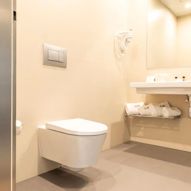 Renovated, Double Bed، Alif Campo Pequeno 6/7
