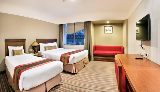 غرفة ديلوكس بسرير مزدوج وسرير فردي، Royal Rattanakosin Hotel 2/2