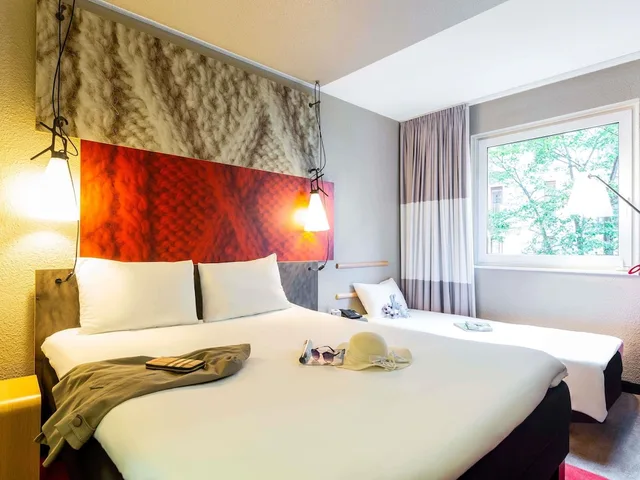 Standard, Double Bed, Garden Side، IBIS HAMBURG ST PAULI MESSE 6/10
