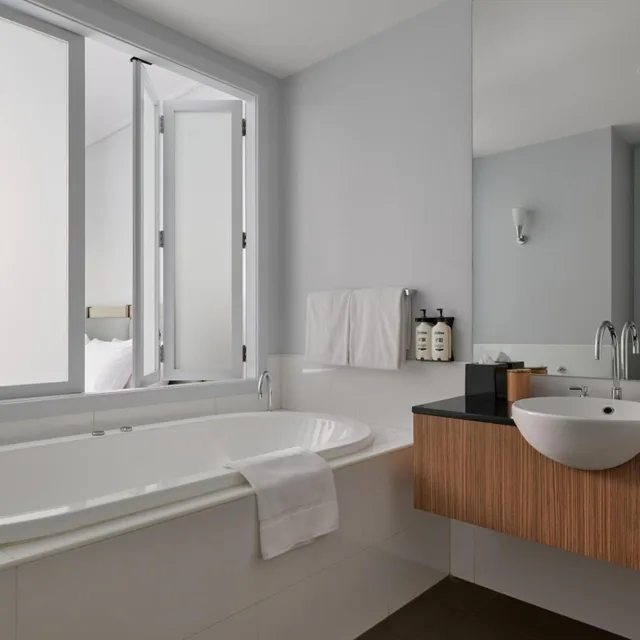 Fairway Room, King Bed، RACV Goldfields Resort 2/3