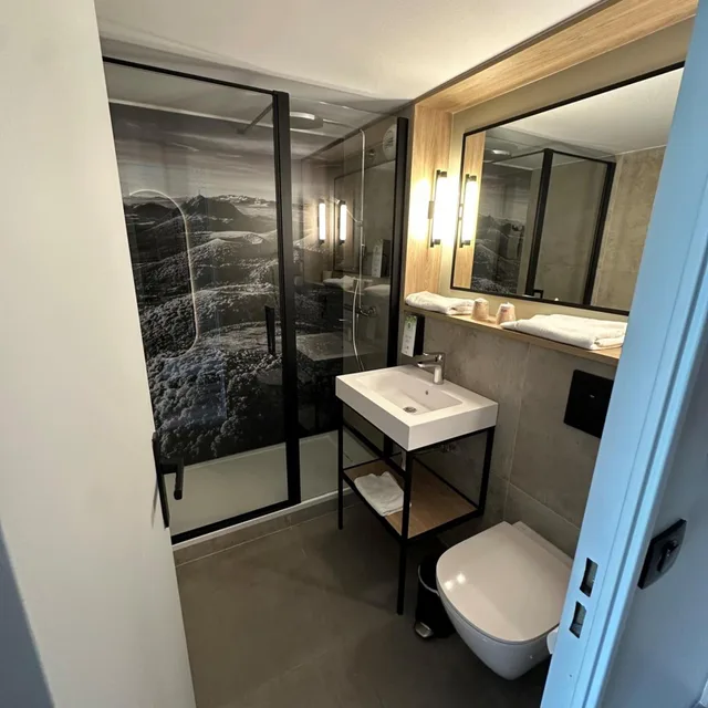 Room, Twin Beds, Campanile Clermont Ferrand Riom 9/10