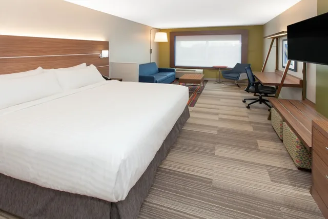 Suite, 2 Double Beds, Holiday Inn Express and Suites Sterling Heights-Detroit Area 2/6