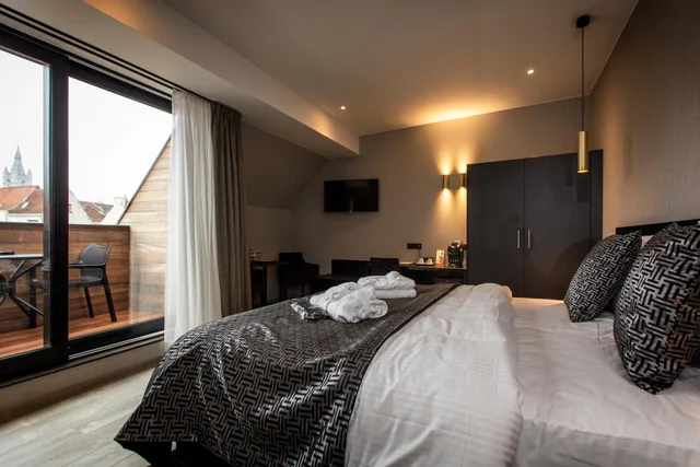 غرفة حصرية بسرير كينج بإطلالة على النهر، Hotel Harmony 1/10