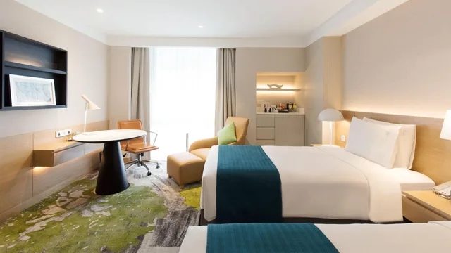 جناح، Holiday Inn Bangkok Hotel 3/3