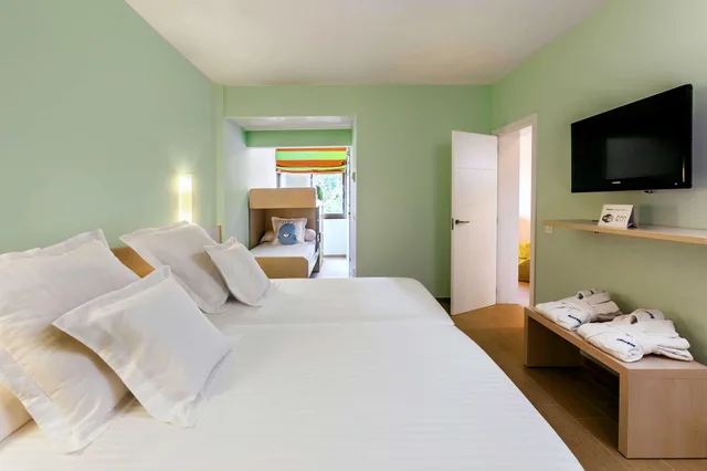 Family Suite max 1 baby, Barcelo Lanzarote Active Resort 1/3