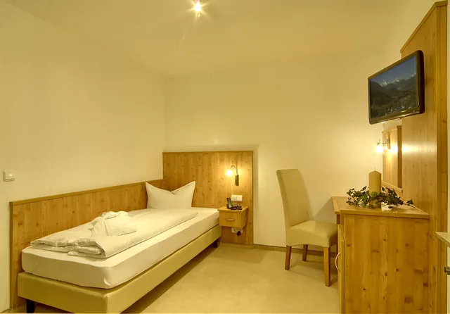 غرفة مفردة بسرير فردي، Alpenhotel Fischer 1/5