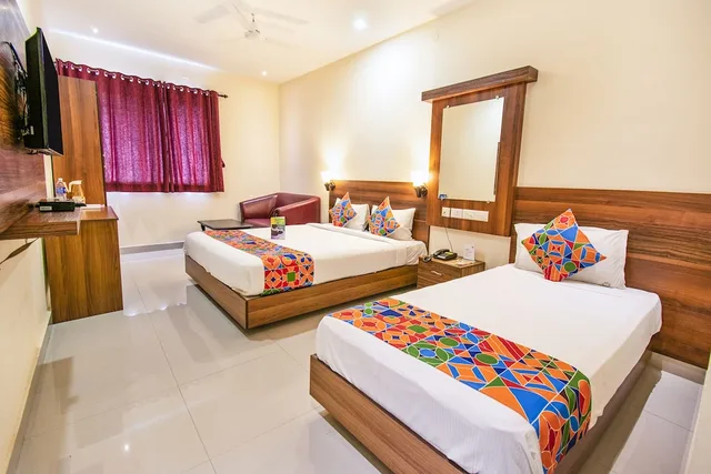 غرفة تنفيذية بسرير كينج، Fabhotel Thejas Paaradise 1/4