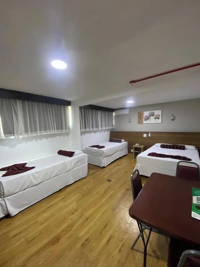غرفة قياسية رباعية بسرير مزدوج وسريرين منفصلين، Hotel Nacional Inn Curitiba Estacao Shopping 2/7
