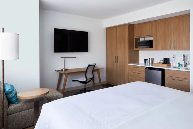 Standard, King Bed, Element Irvine 3/6