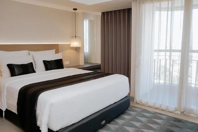 غرفة ديلوكس بسرير مزدوج بشرفة، Grand Dafam Braga Bandung 1/7