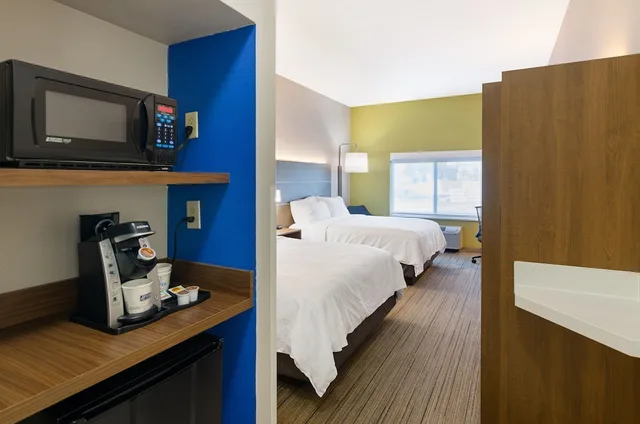 غرفة قياسية بسريرين كوين لذوي الإعاقة، Holiday Inn Express Hotel And Suites Weston 2/2