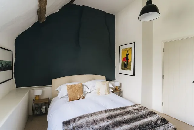 Classic, Queen Bed, Weeke Barton 2/4