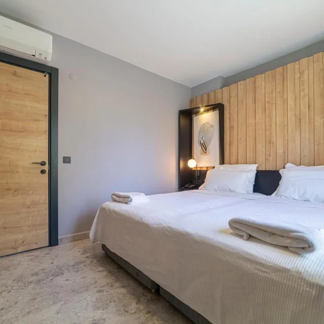 Deluxe, Double Bed, Side Sea View، Aria Riva 1/1