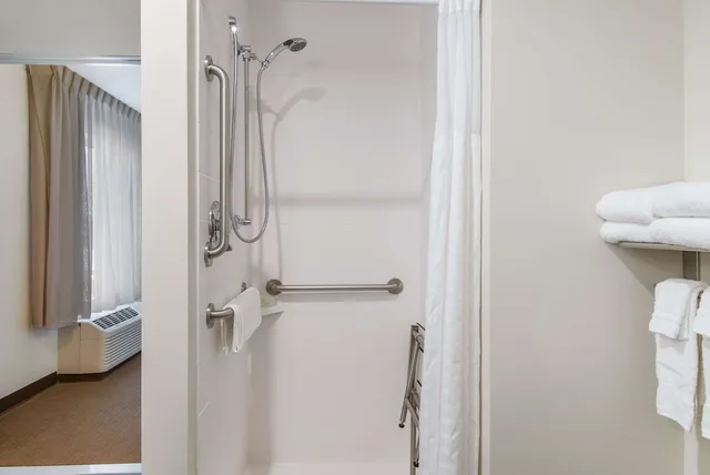 غرفة بسرير كينج لذوي الإعاقة، Sleep Inn Boardman 5/5