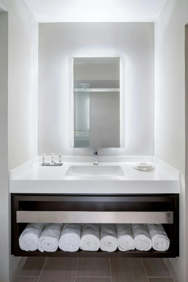 Junior Suite, Marriott St Petersburg Clearwater 7/9