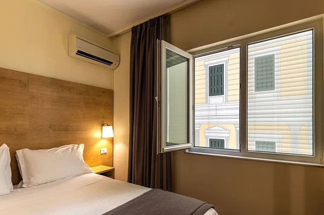 غرفة كومفورت بسرير كوين وسرير فردي، Polis Grand Hotel 3/8