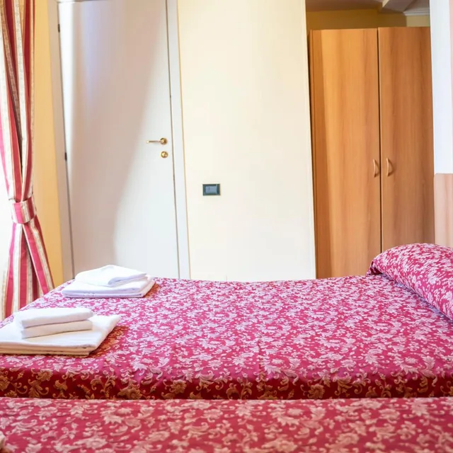 غرفة كلاسيكية ثلاثية، Hotel Ferrarese Roma 10/10