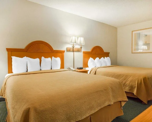 غرفة بسريرين كوين للمدخنين، Quality Inn Massena NY 2/2