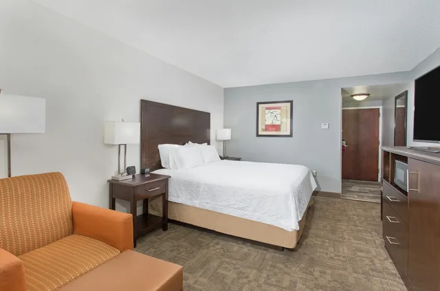 غرفة بسرير كينج، Hampton Inn Cullman 1/3