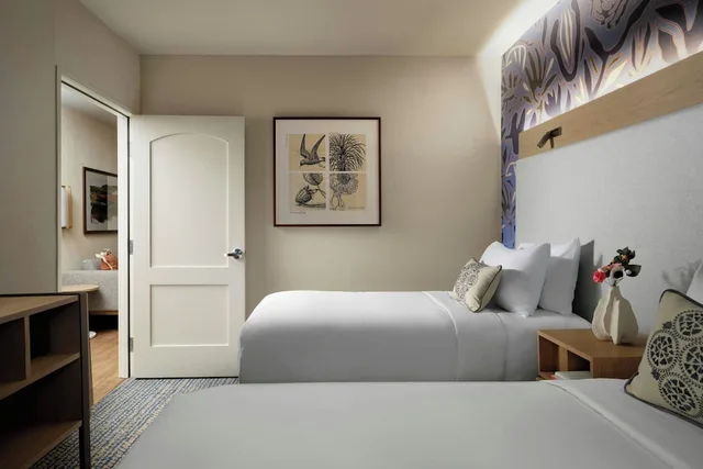 جناح عائلي بسرير كينج بإطلالة، Sheraton Carlsbad Resort Spa 1/6