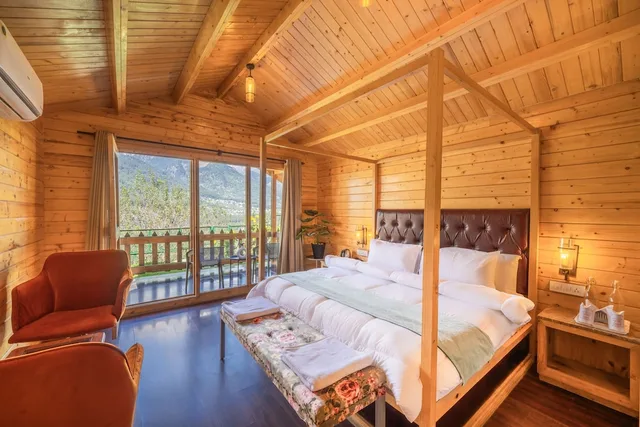 غرفة تقليدية بسرير كينج بإطلالة على الجبل بشرفة، Echor Himalayan Heights Luxe Manali 2/4