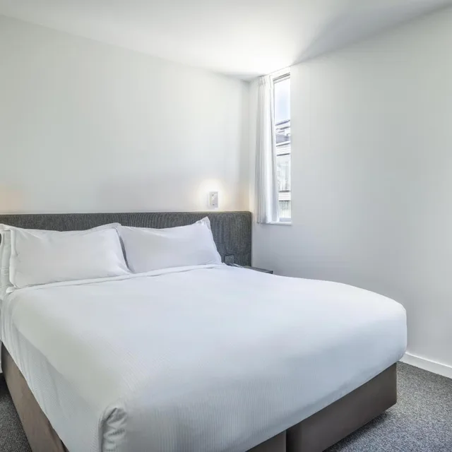 1 Bedroom, Residence, King Bed, Hilton Queenstown Resort and Spa 3/7