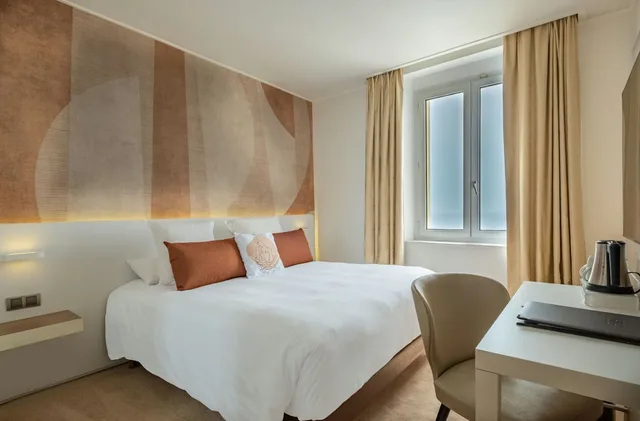 Room, Double or Twin Bed, Sea View, Best Western Premier Hotel Prince De Galles 5/7