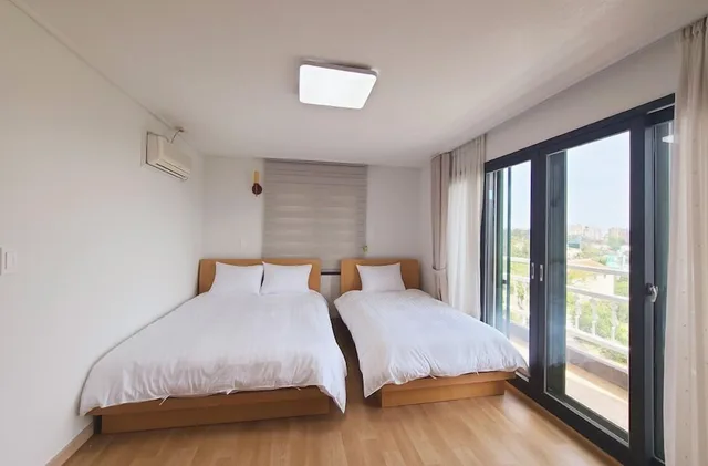 Room, Double Bed, 18 Pyeong، Hera's Castle 2/2