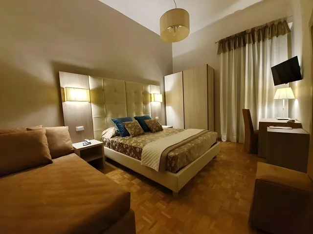 غرفة ديلوكس ثلاثية بسرير مزدوج، Hotel Continentale 1/1