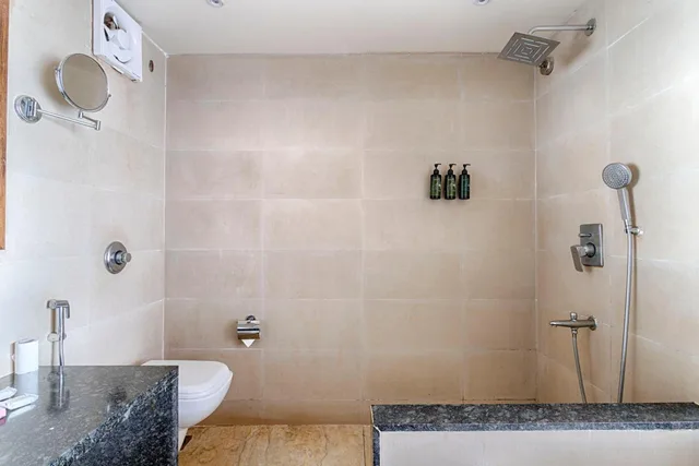 غرفة بريميوم بإطلالة على النهر بشرفة، Riva Beach Resort 3/5