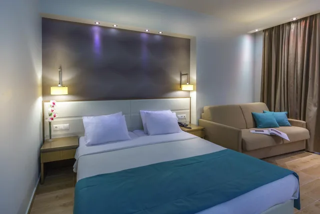 غرفة بسرير مزدوج بإطلالة على البحر، Cosmopolitan Hotel And Spa 7/10