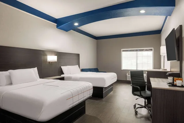 غرفة ديلوكس بسريرين كوين لذوي الإعاقة، La Quinta Inn & Suites by Wyndham San Antonio N Stone Oak 1/4