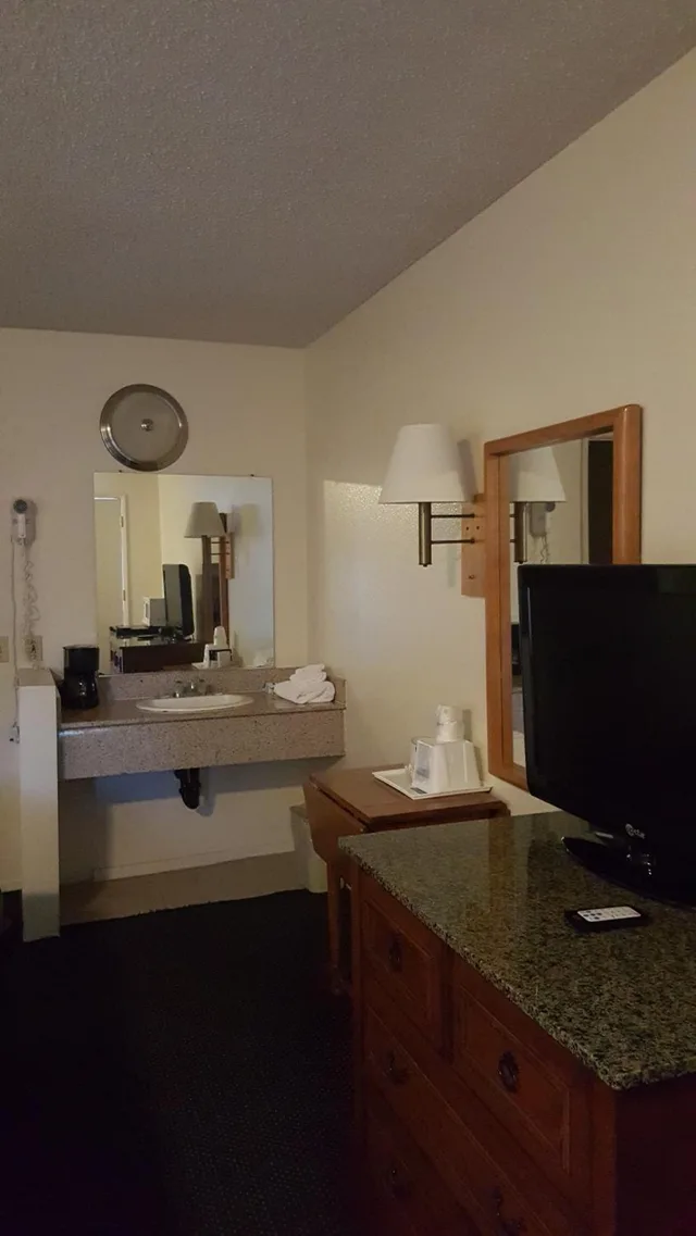 غرفة ديلوكس بسريرين كينج، Travelodge by Wyndham Indio 1/1