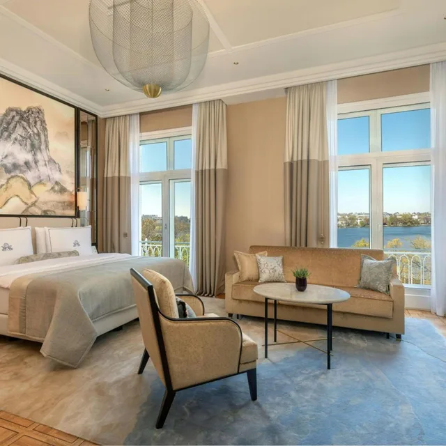 غرفة ديلوكس بسرير كينج بإطلالة على البحيرة، Hotel Atlantic Hamburg, Autograph Collection 4/8