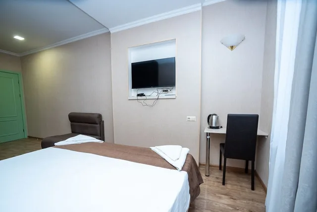 غرفة قياسية بسرير كينج، Tiflis Hotel 1/6