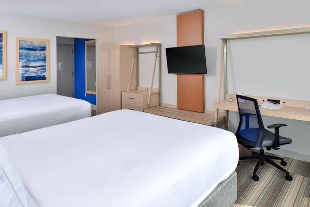 غرفة قياسية بسريرين كوين، HOLIDAY INN EXPRESS & SUITES SOUTHGATE - DETROIT AREA 2/3