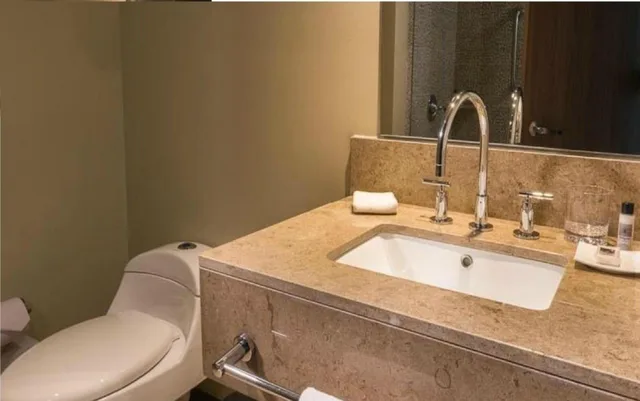 غرفة بسرير مزدوج، Hampton by Hilton Medellin 8/8