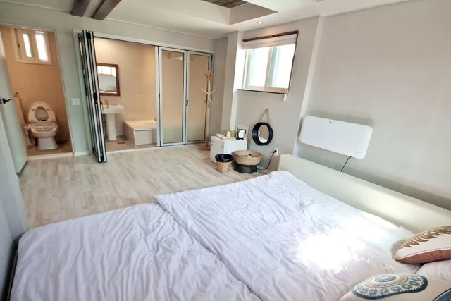 غرفة بسرير مزدوج وسرير فردي، Daemyung Guesthouse 3/4