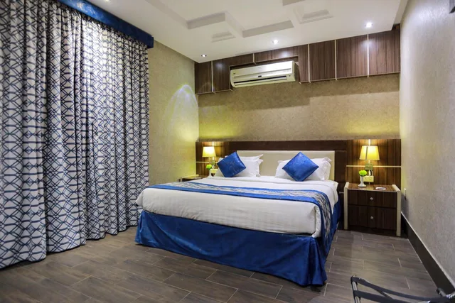 غرفة جونيور بسرير كينج بغرفة نوم واحدة، تايم المروج للشقق الفندقية(TIME Al Muruj Hotel Apartments) 1/4