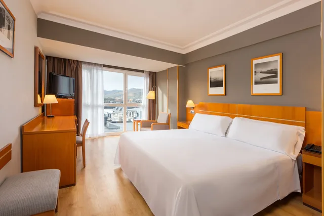 Connecting, Innside, Double and Twin Beds، Hotel San Sebastian Orly, Affiliated by Melia 2/8