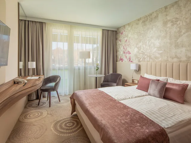 Deluxe, Double Bed, Hotel Carbona Thermal Spa 1/2