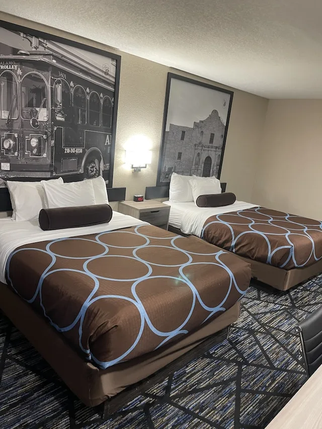 غرفة قياسية بسريرين كوين، Super 8 by Wyndham San Antonio Downtown NE 3/5