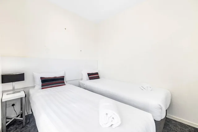 شقة بسرير كوين وسريرين منفصلين بغرفتي نوم، Comfort Apartments Box Hill 4/10